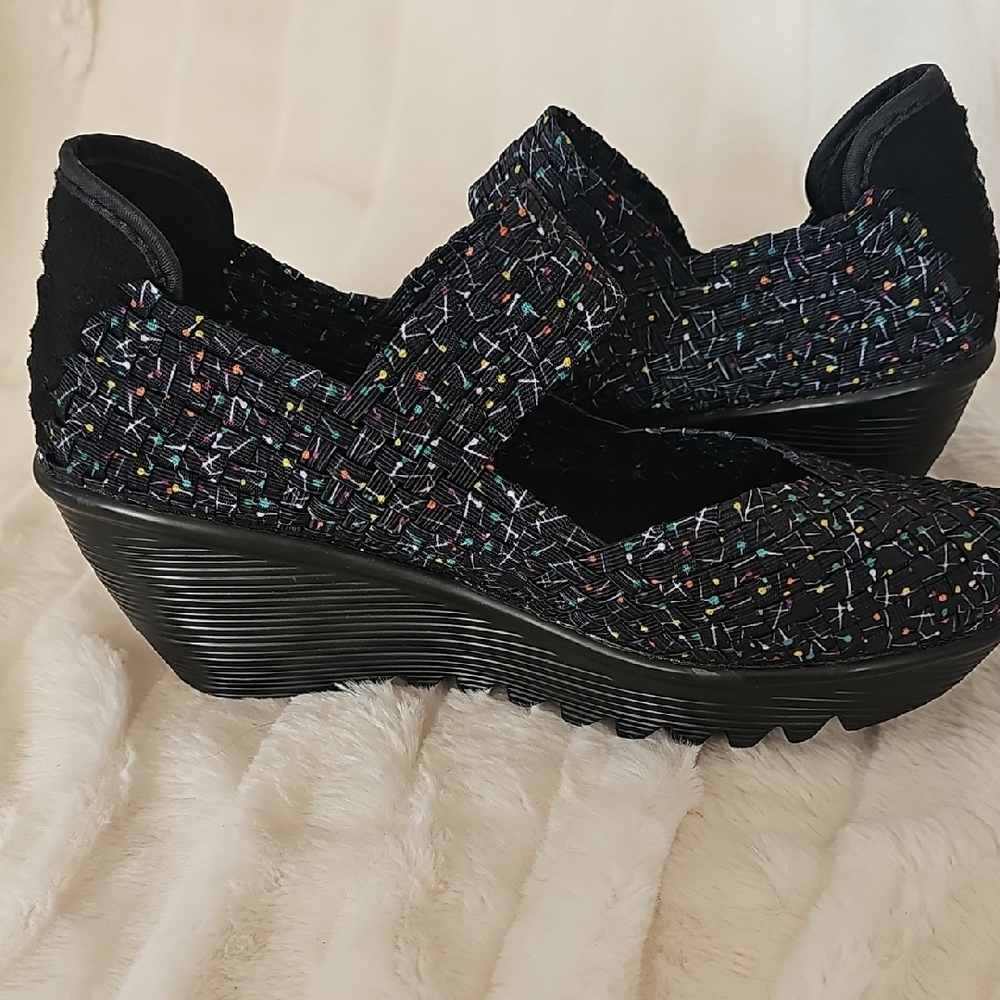 bernie mev. Black and Colorful Patterned Wedges